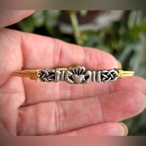☘️Luca + Danni Claddagh Bracelet Petite